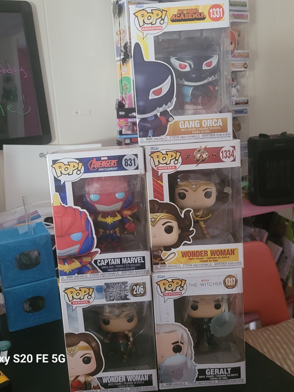 5 Funko Mixed Lot Captain Marvel, Wonder Woman, Geralt, Gang Orca Damaged Lot